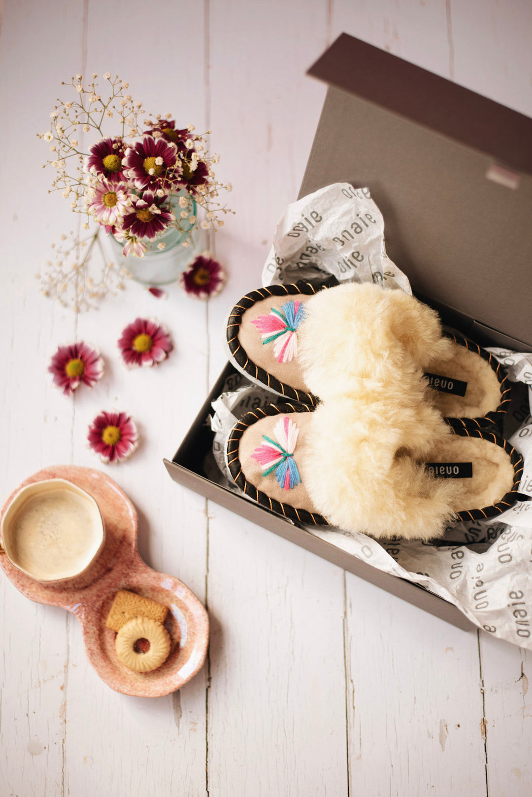 The best ways to care for sheepskin slippers 