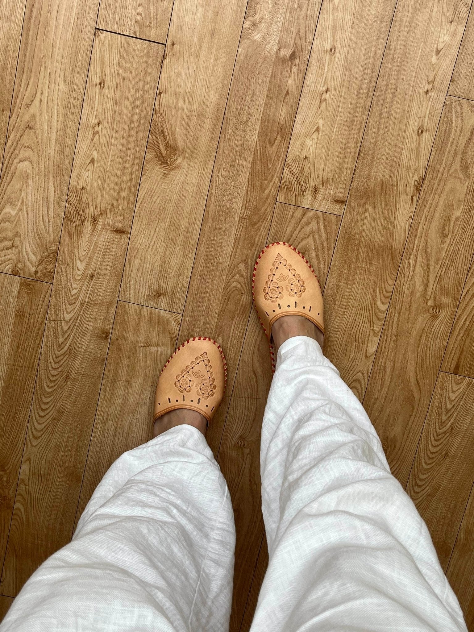 Heart Leather Slippers - ONAIE