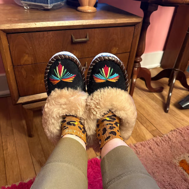 ONAIE slippers