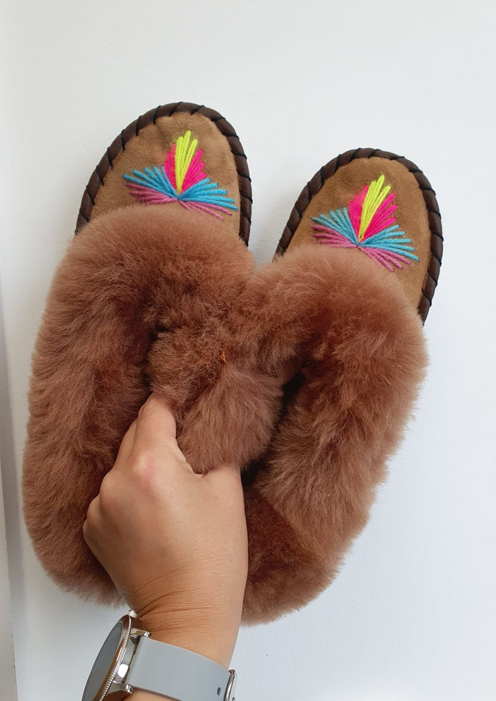 Tan Sheepskin Slippers - ONAIE