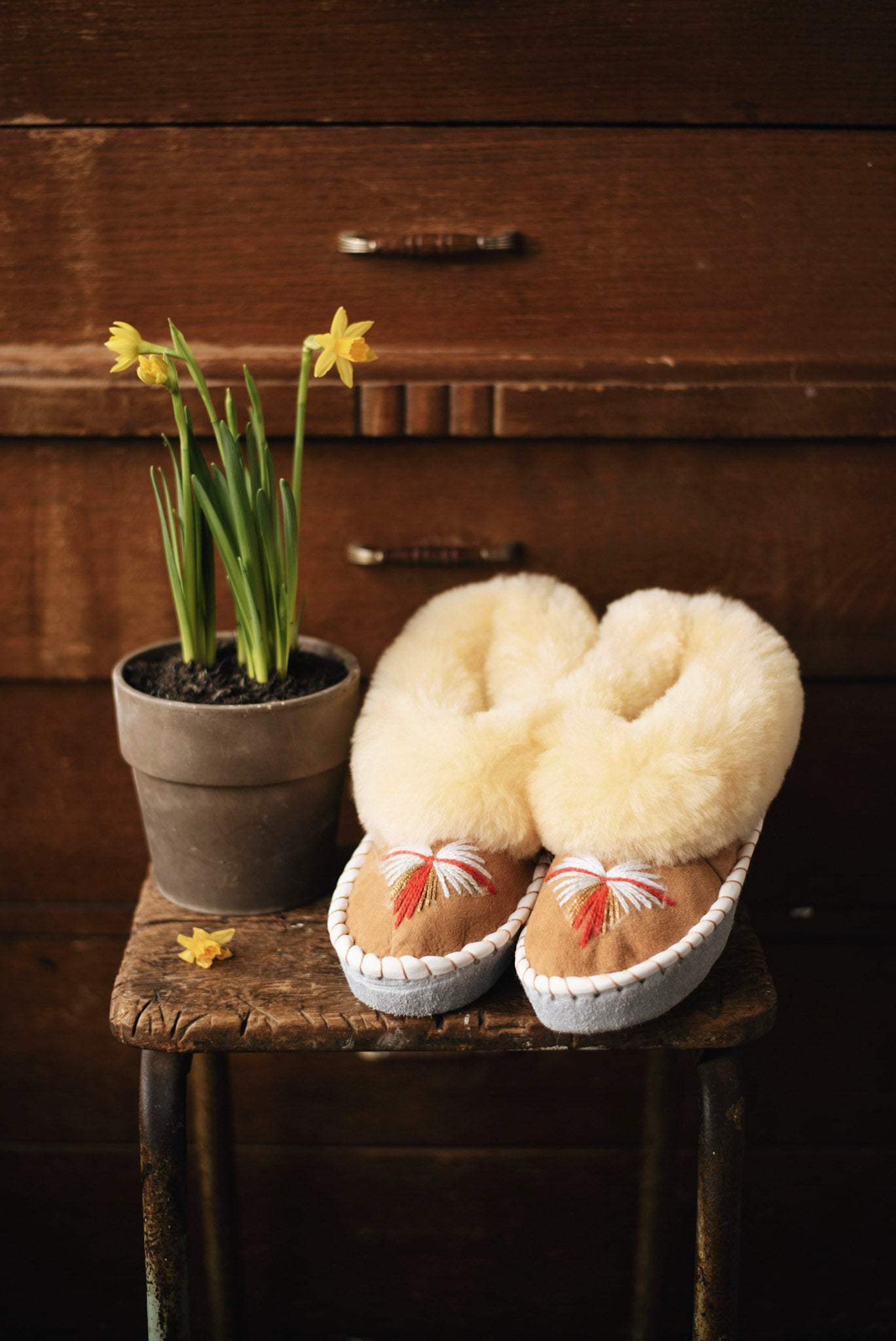 Natural Sheepskin Slippers - ONAIE