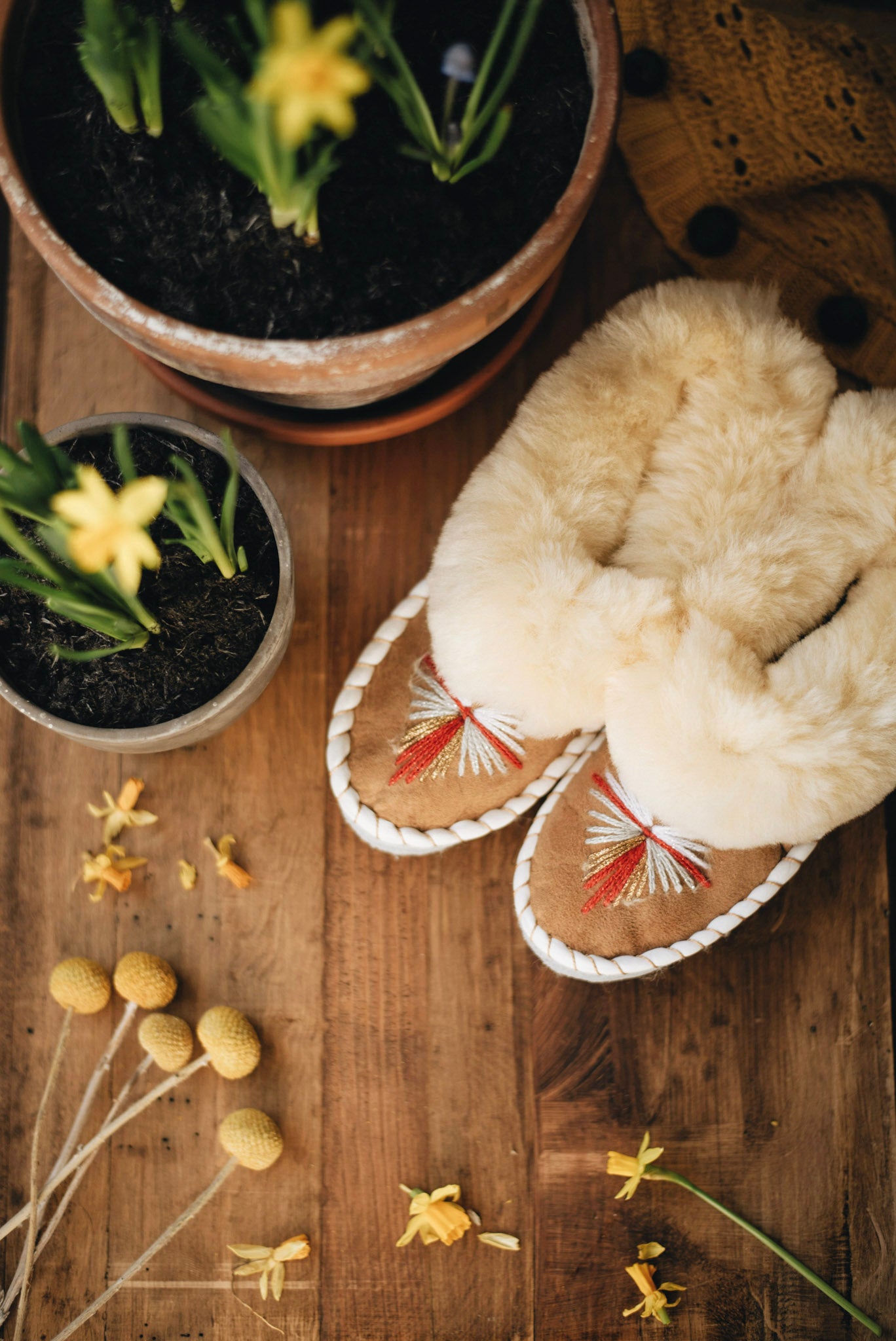 Natural Sheepskin Slippers - ONAIE
