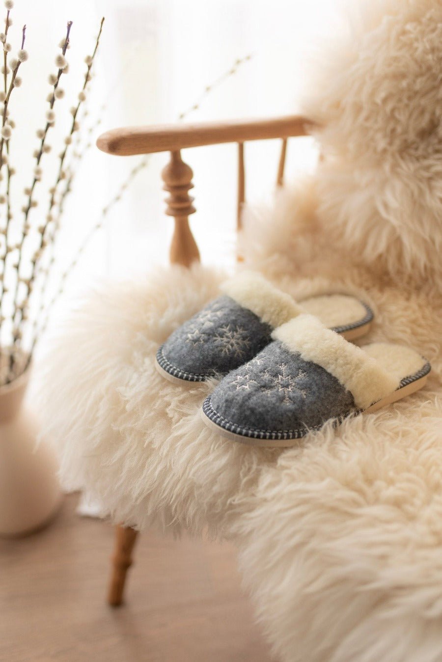 Snowflake Wool Slippers - ONAIE