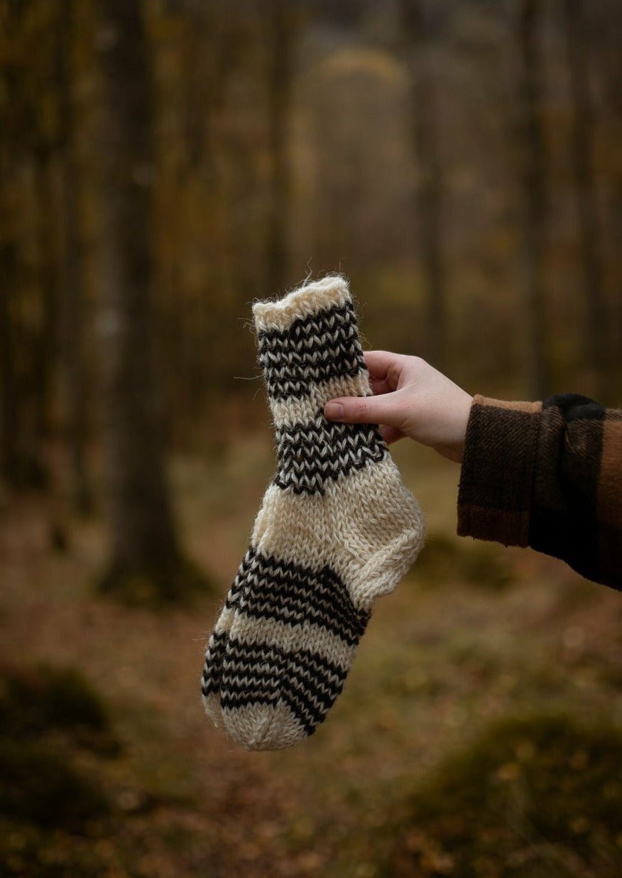 Lucky Dip Hand - Woven Wool Women's Socks - ONAIE