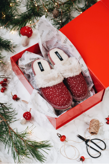 Red Christmas Slippers - ONAIE